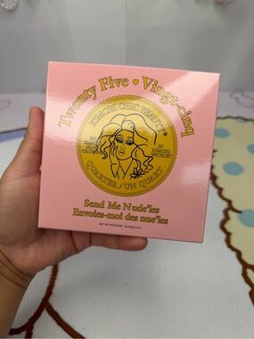 Kimchi Chic Beauty Send me nude'les Eyeshadow Palette Back-New